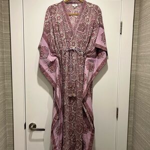 Kaftan with draw string tie. Oversized fit